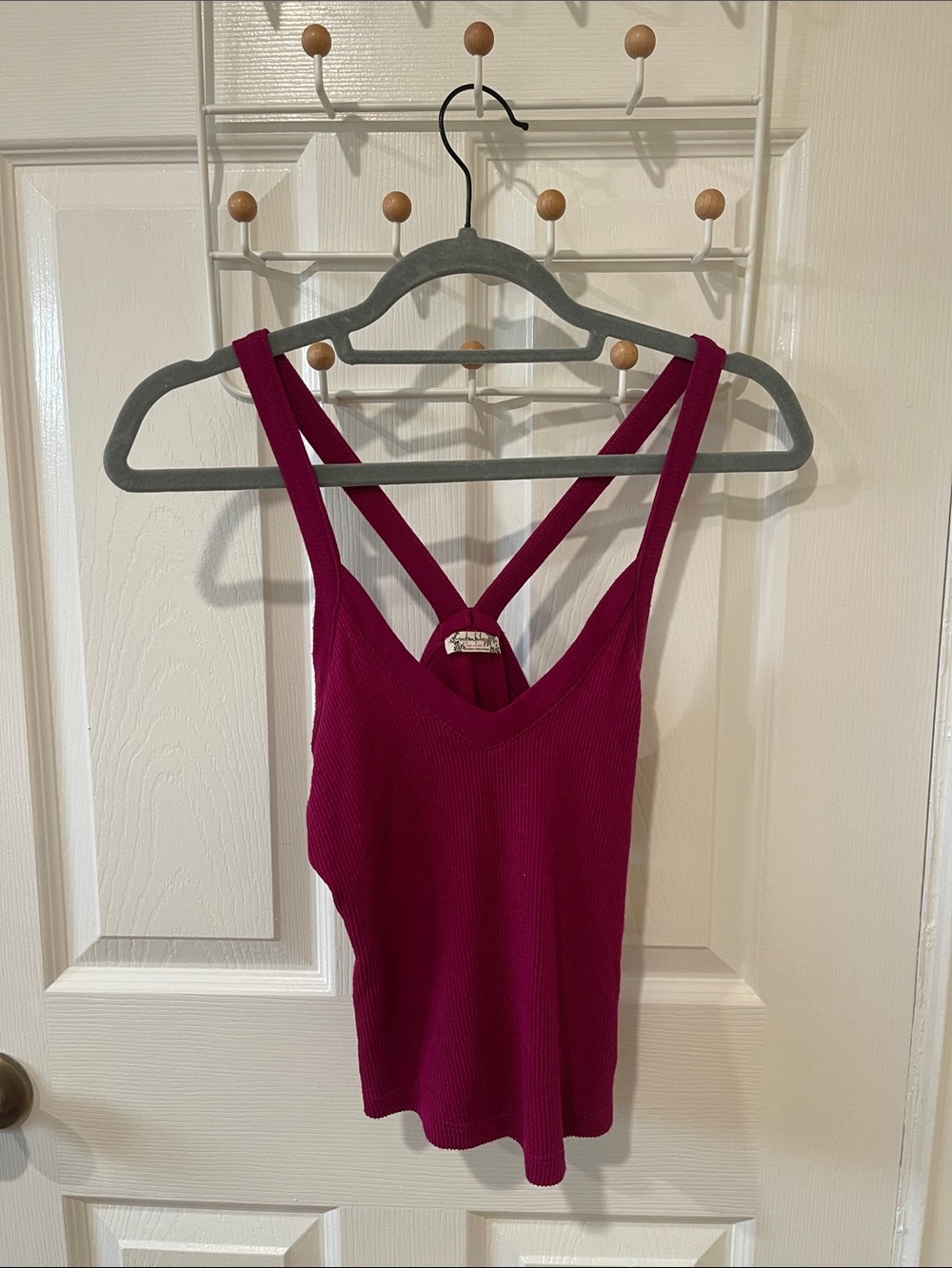 Women’s Ribbed V-Neck Tank Top - Magenta